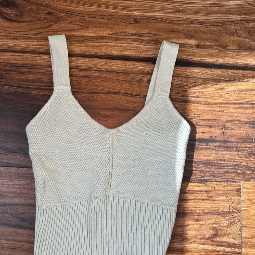 Abercrombie & Fitch Beige Crop Top
